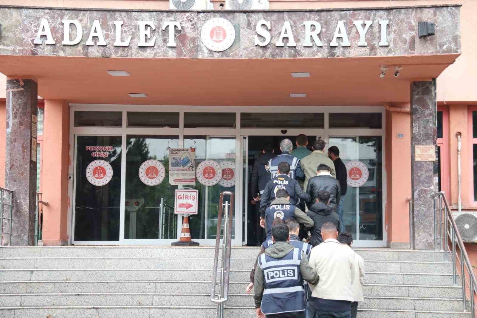 sahte yatirim vaadiyle dolandiricilik yapan cete cokertildi 18 tutuklama 0 Az6eAWlr