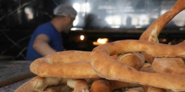 sahur-sofralarinin-asirlik-konugu-ramazan-ayina-ozel-halka-pide-gfstk8xD.jpg