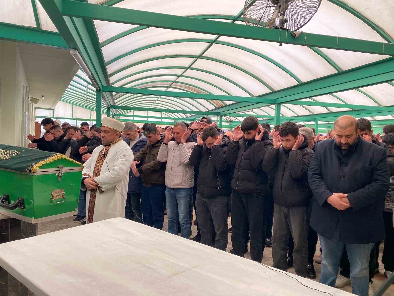 sahurda fenalasti hastanede hayatini kaybetti 1 h2BfqnE5