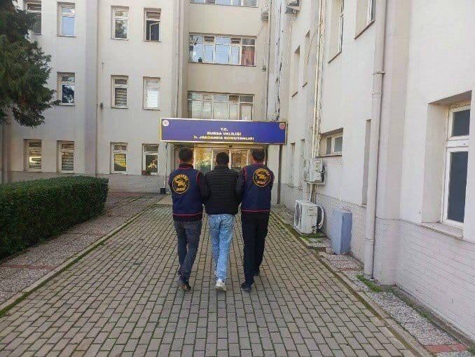 saka degil gercekevi icindeki esyalarla caldilar 1 EdgDVcUK