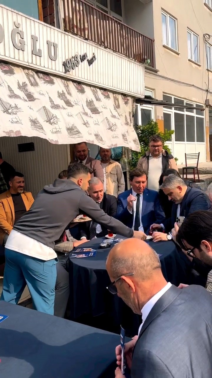 sakaci kahveye gelen cikamiyor 2 ntnBa2Bw