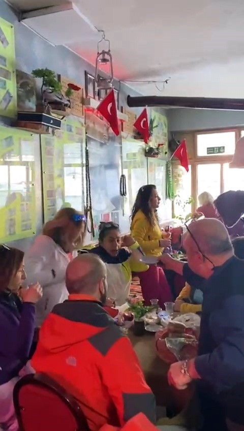 sakaci kahveye gelen cikamiyor 9