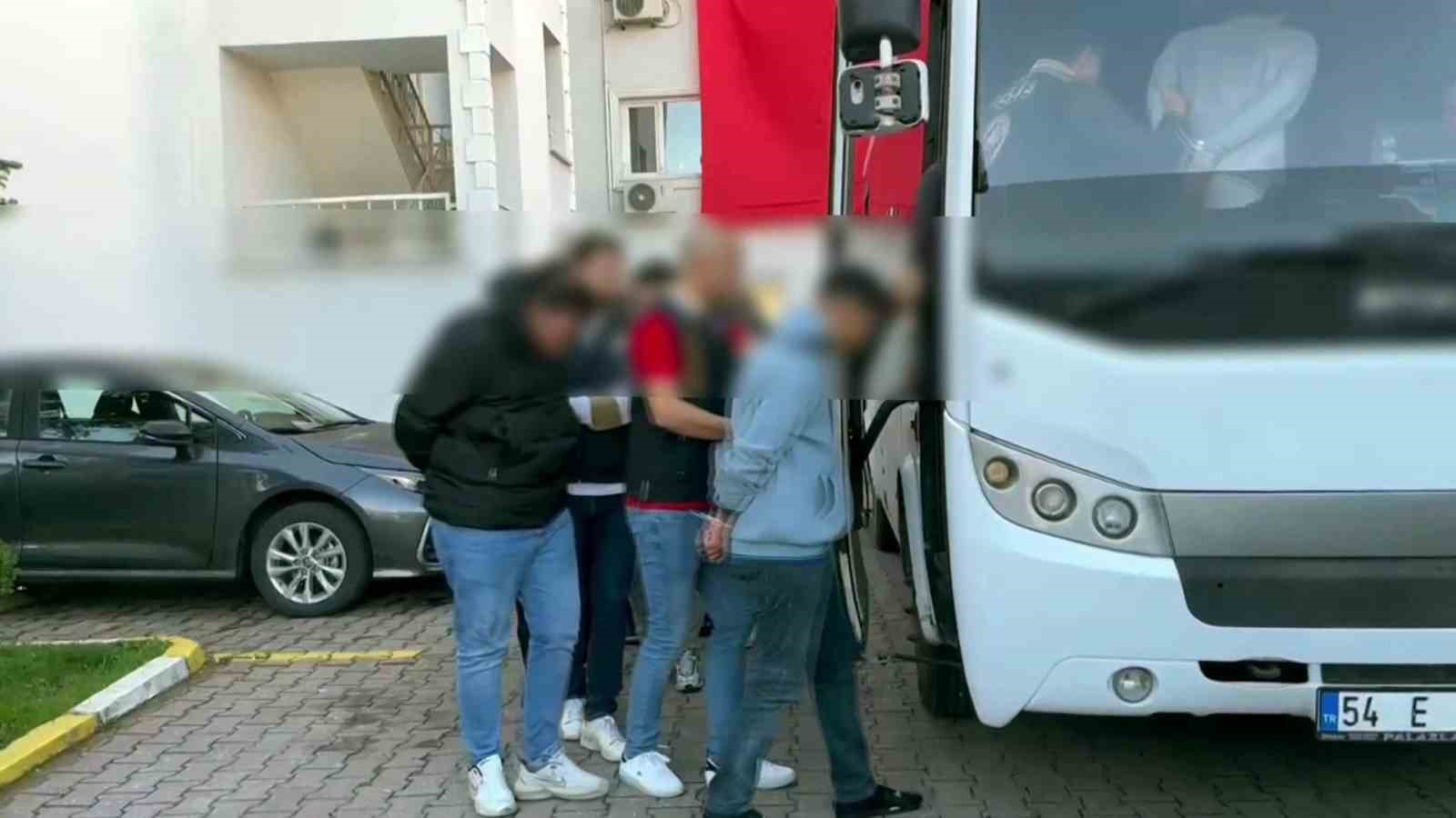 Sakarya merkezli 36 ilde ’Çevrimiçi Çocuk Müstehcenliği’ operasyonu: 86 gözaltı 8 sakarya merkezli 36 ilde cevrimici cocuk mustehcenligi operasyonu 86 gozalti 4