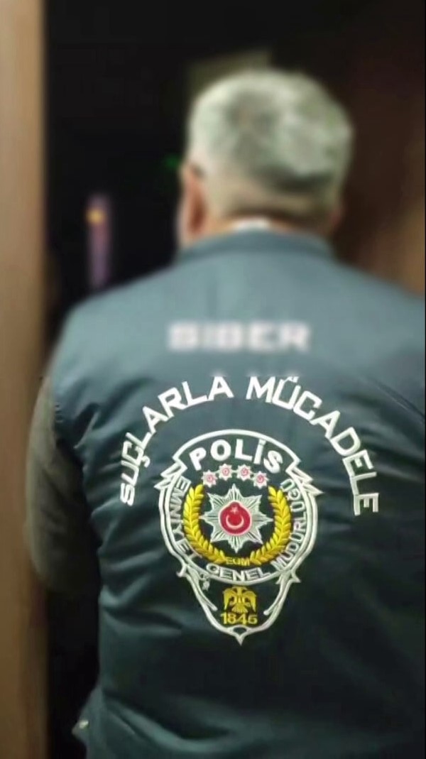 Sakarya merkezli 36 ilde ’Çevrimiçi Çocuk Müstehcenliği’ operasyonu: 86 gözaltı 10 sakarya merkezli 36 ilde cevrimici cocuk mustehcenligi operasyonu 86 gozalti 6 RTIbZ821