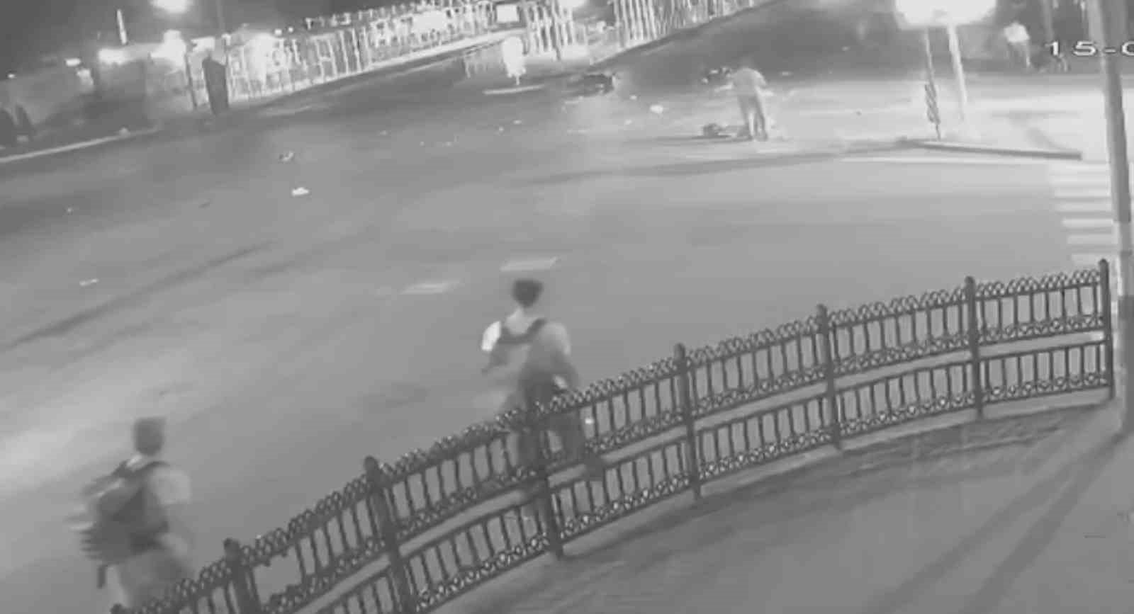 sakaryada 1 kisinin hayatini kaybettigi kaza ani guvenlik kamerasina yansidi 0 iM5Dvtpc