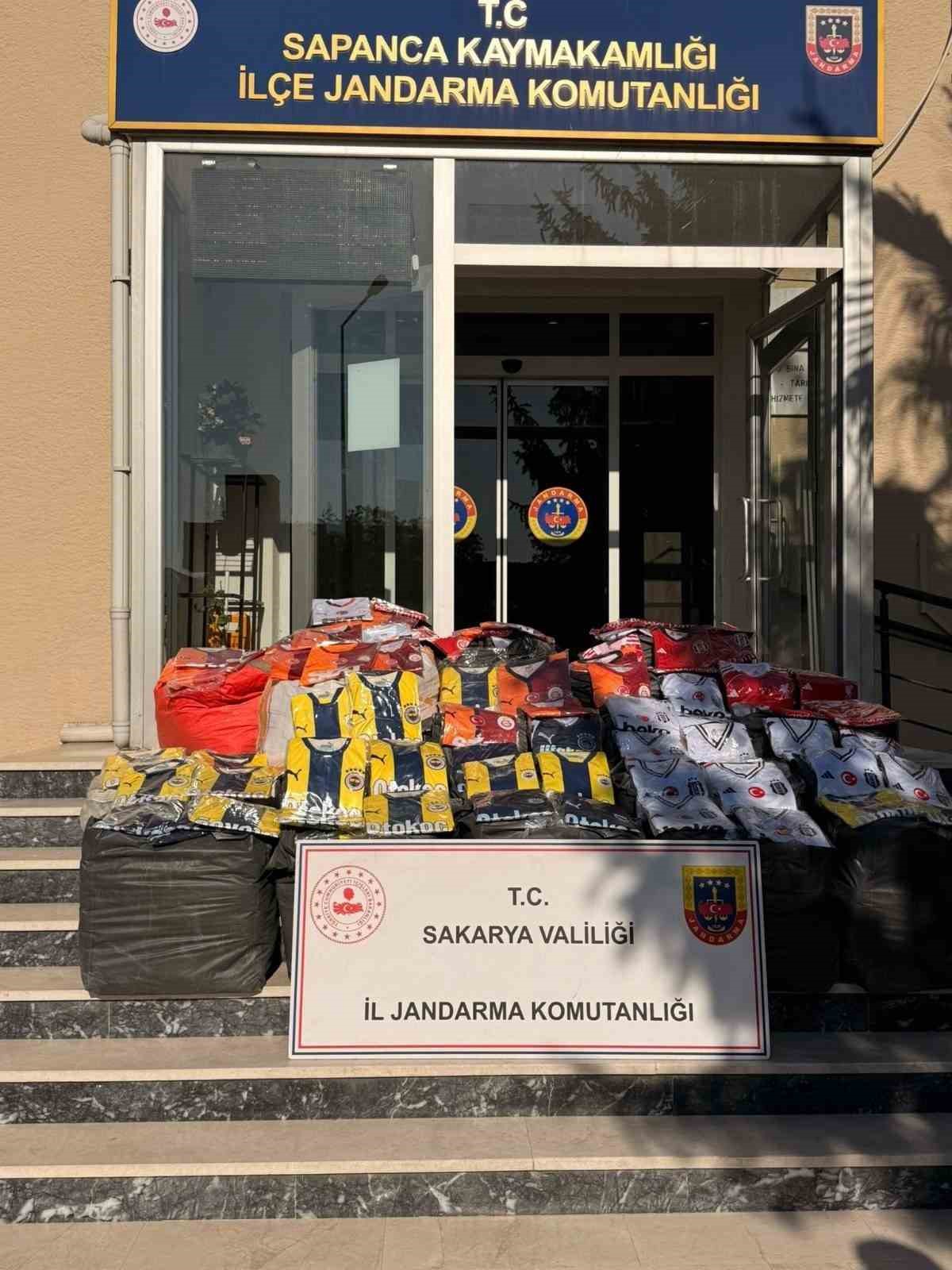 Sakarya’da 10 milyon liralık sahte forma ve ayakkabı operasyonu 5 sakaryada 10 milyon liralik sahte forma ve ayakkabi operasyonu 1