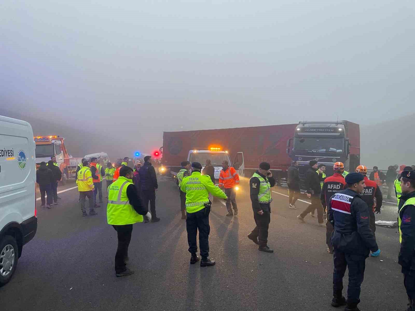 sakaryada 11 kisinin oldugu zincirleme kaza davasinda kati raporlar bekleniyor 1 QsEYgZC3