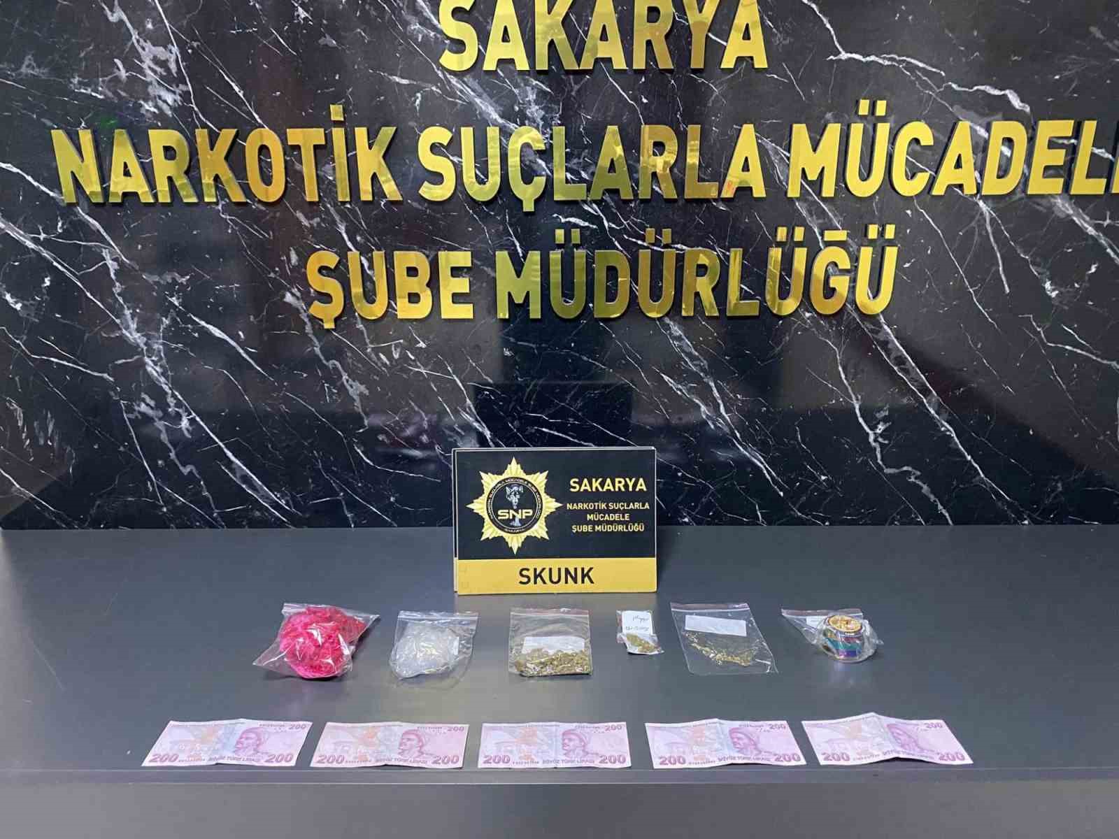 sakaryada 15 kilo bonzai uretilebilecek hammadde ele gecirildi 1 LTJUkiyO