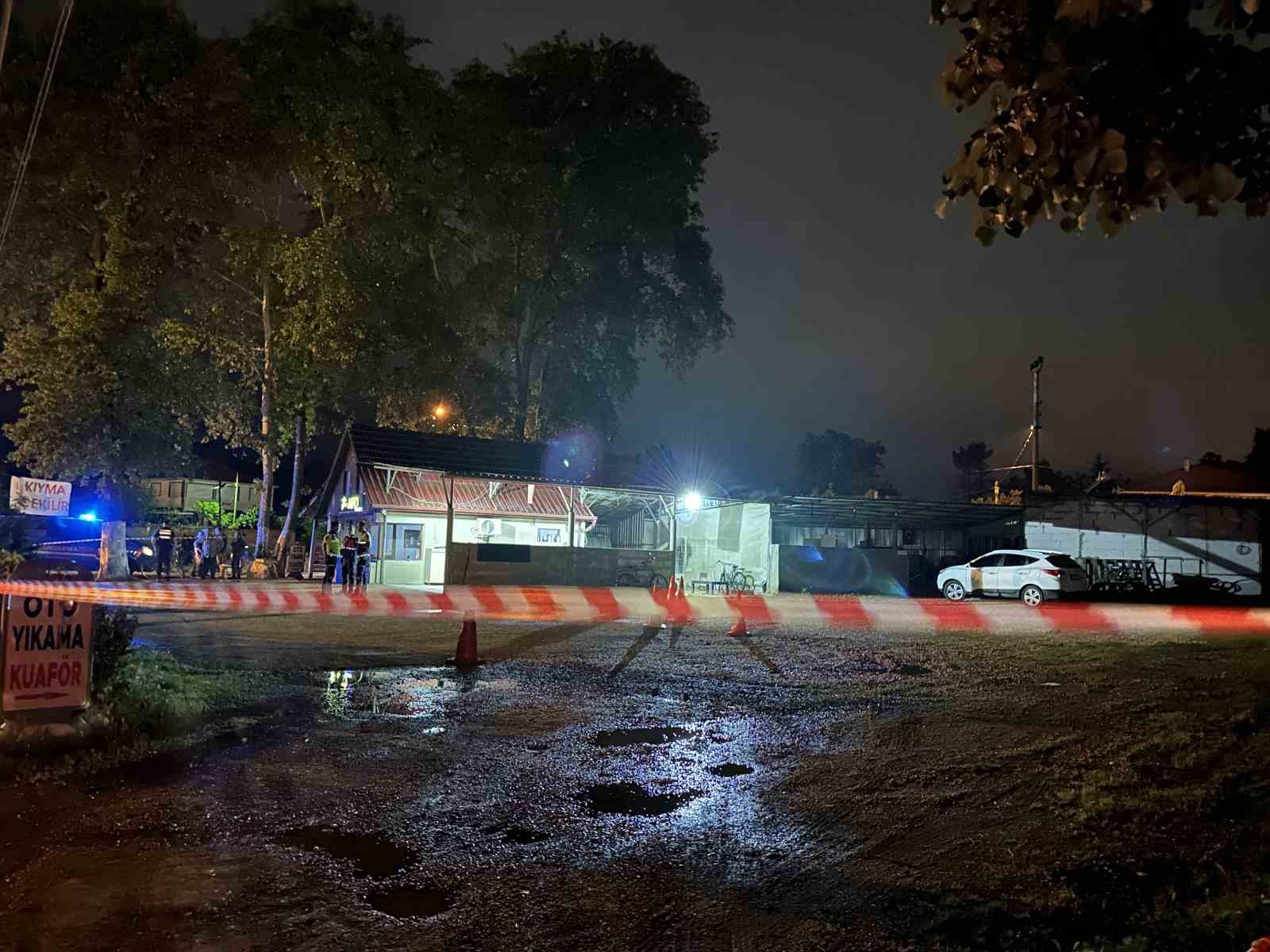 sakaryada 2 kisinin yaralandigi silahli kavgayla ilgili 1 sahis tutuklandi 4 kdmUARFp