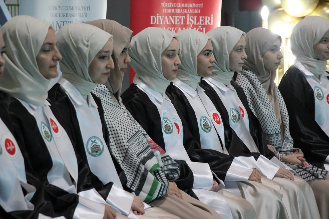 sakaryada 27 ogrenci icazet merasiminde hafizlik belgelerini aldi 5 j55REGFF