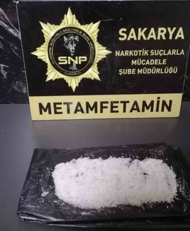 sakaryada-3-ilcede-uyusturucu-operasyonu-11-gozalti-w7d4gXqA.jpg