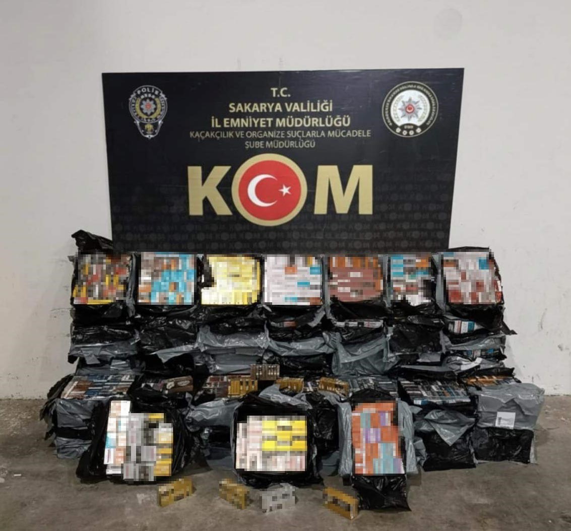 sakaryada 312 bin gumruk kacagi elektronik sigara tutunu ele gecirildi 1 ZeBI7rXy