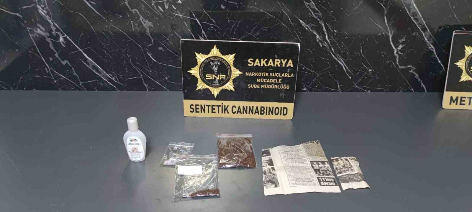 sakaryada 4 ayri uyusturucu operasyonunda 4 tutuklama 0 cu1hlp3m
