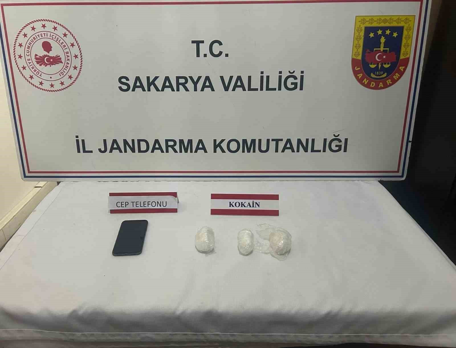 sakaryada 4 ilcede uyusturucu operasyonu 1 milyonluk kokain ele gecirildi 0 8mzjLGXn