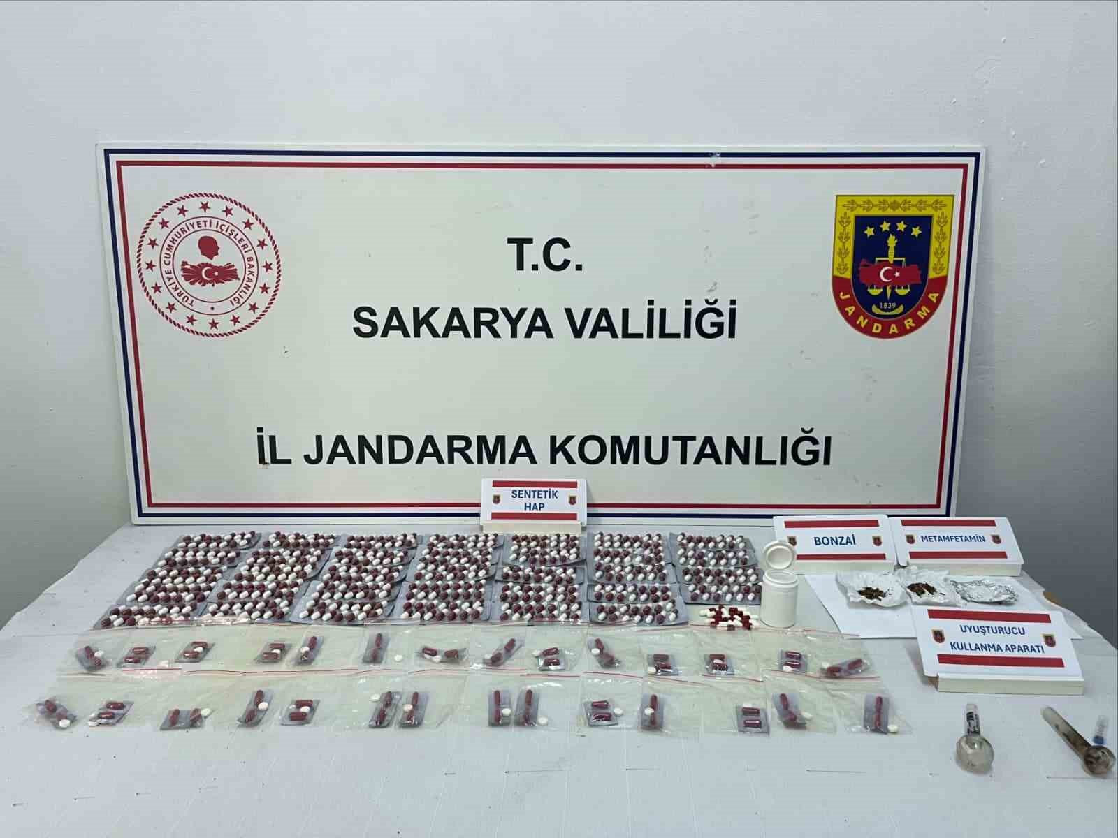 sakaryada 6 adrese es zamanli uyusturucu operasyonu 4 tutuklama 2