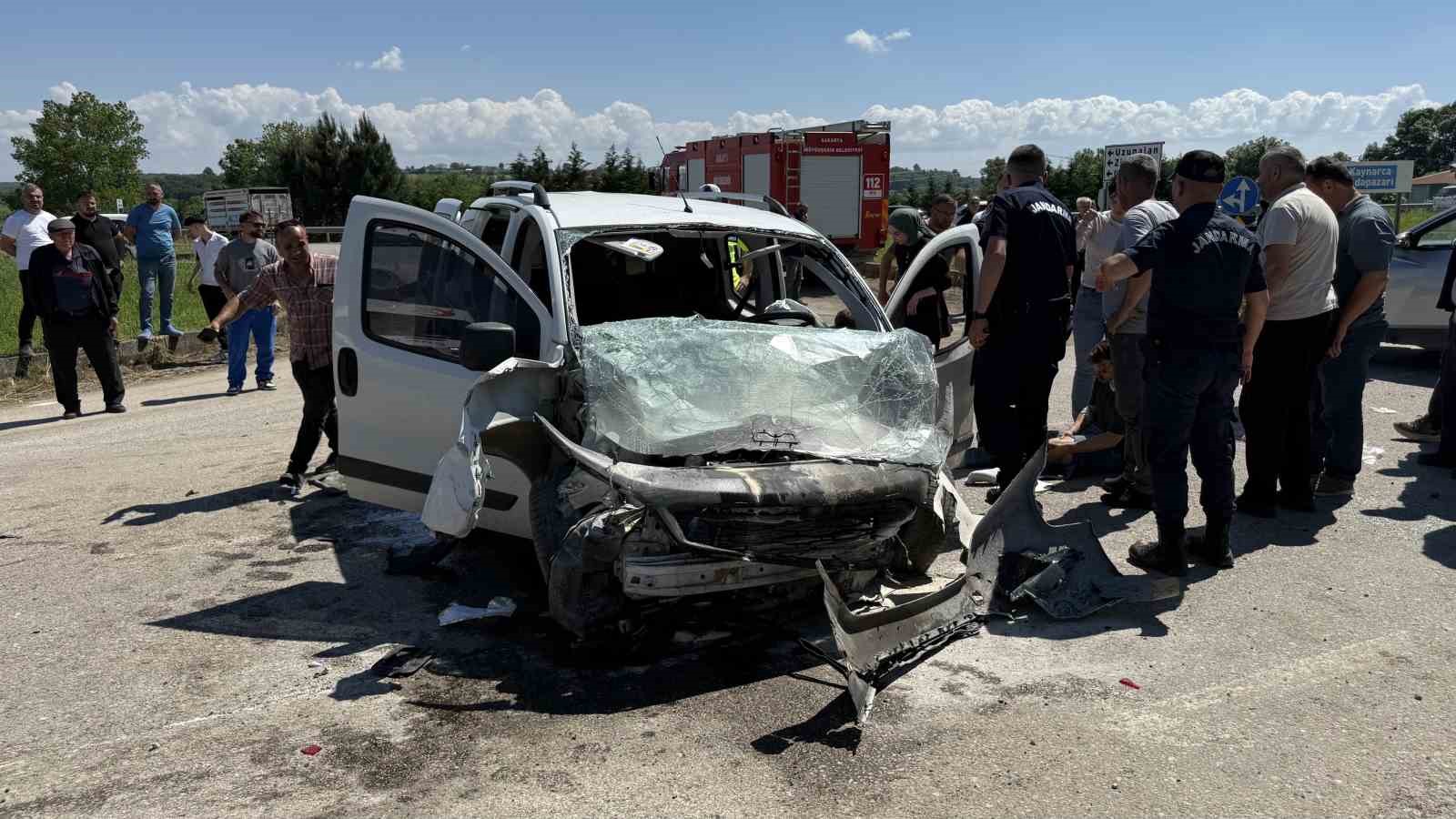sakaryada araclarin carpistigi kazada 3u cocuk 7 kisi yaralandi 0 mgK5tfye