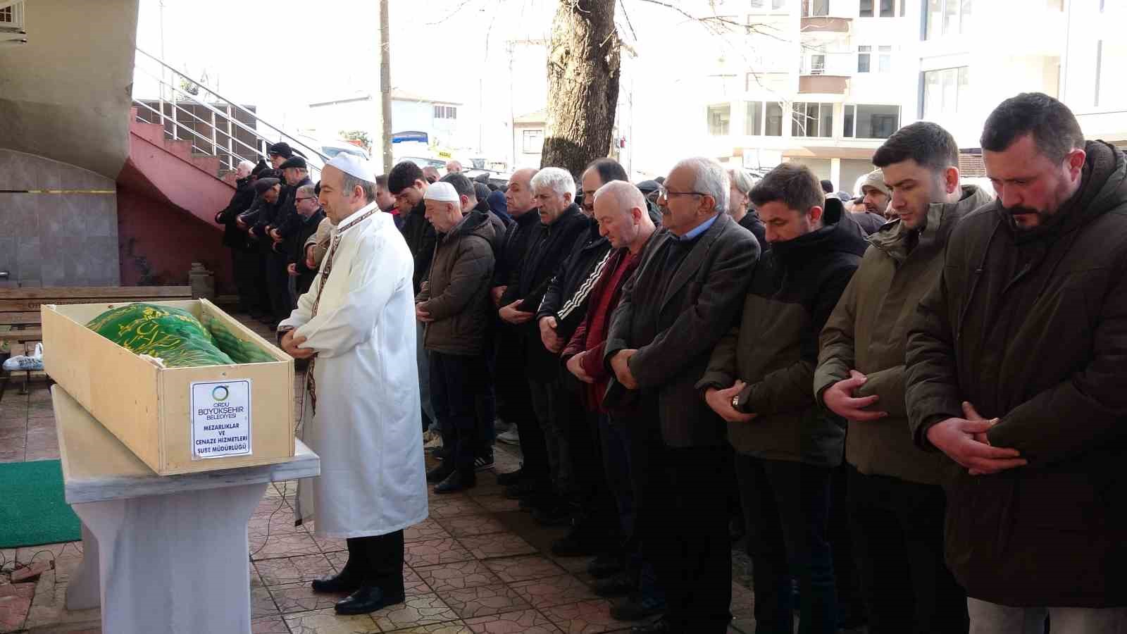 sakaryada cesedi bulunan balikci orduda topraga verildi 0 3OMc2tEY