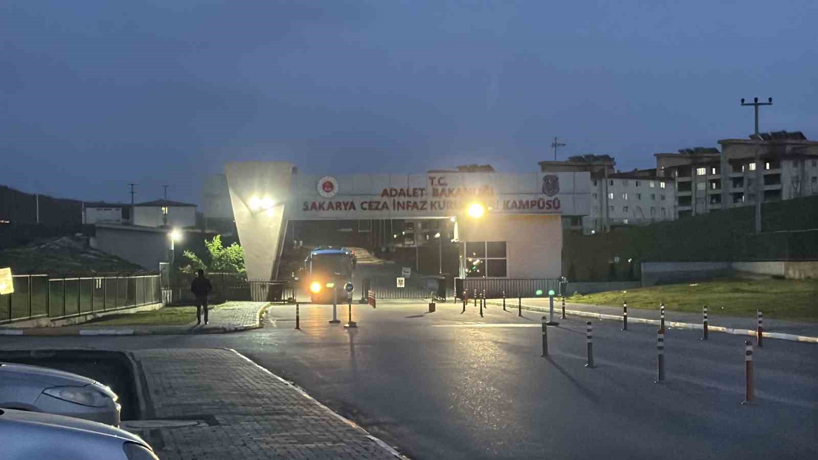 sakaryada cezaevlerinden tahliyeler basladi 1 9Q12Ve62