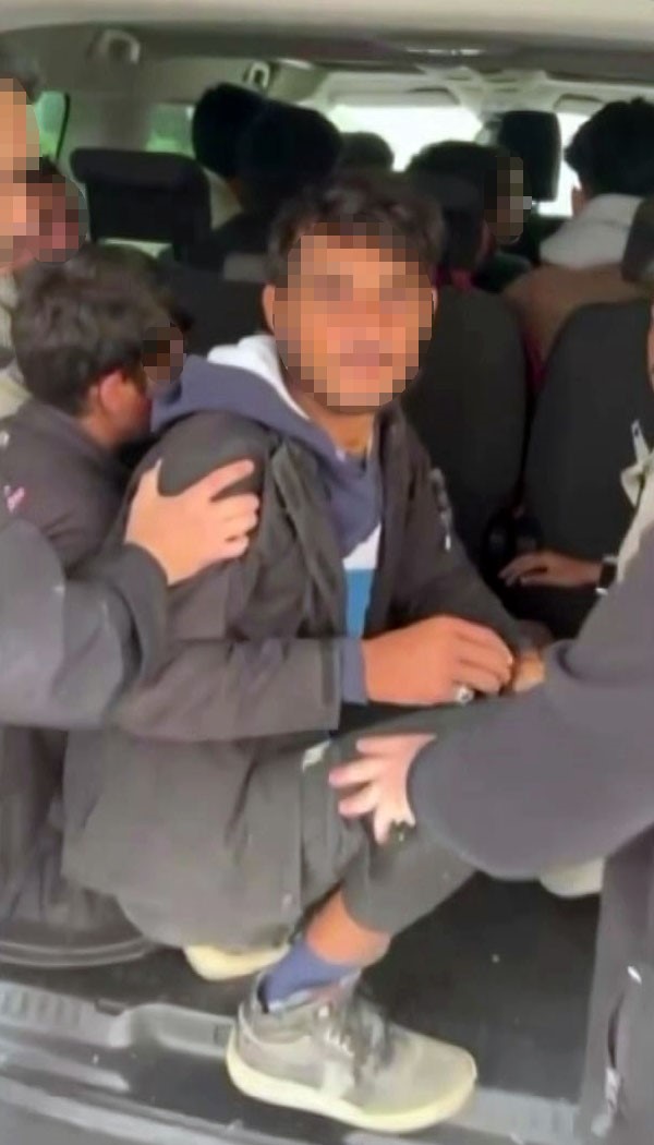 sakaryada gocmen kacakciligi operasyonu 13 duzensiz gocmen yakalandi 1 MXvmqvuM