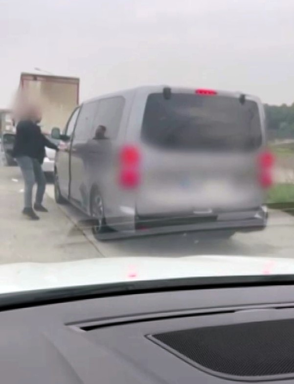 sakaryada gocmen kacakciligi operasyonu 13 duzensiz gocmen yakalandi 2 N67BWrsl