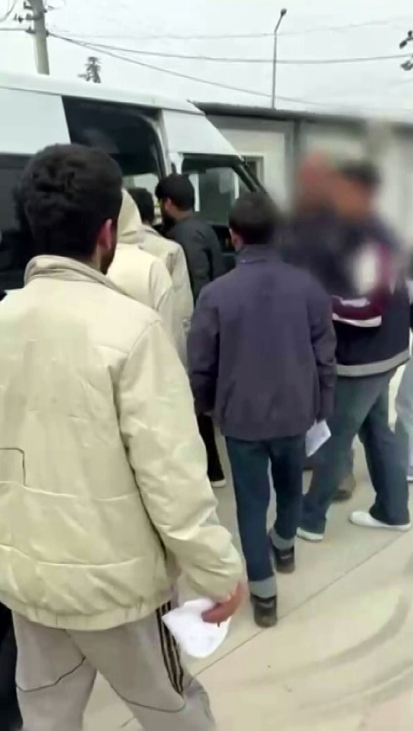 sakaryada gocmen kacakciligi operasyonu 13 duzensiz gocmen yakalandi 3 jX3eSt1l