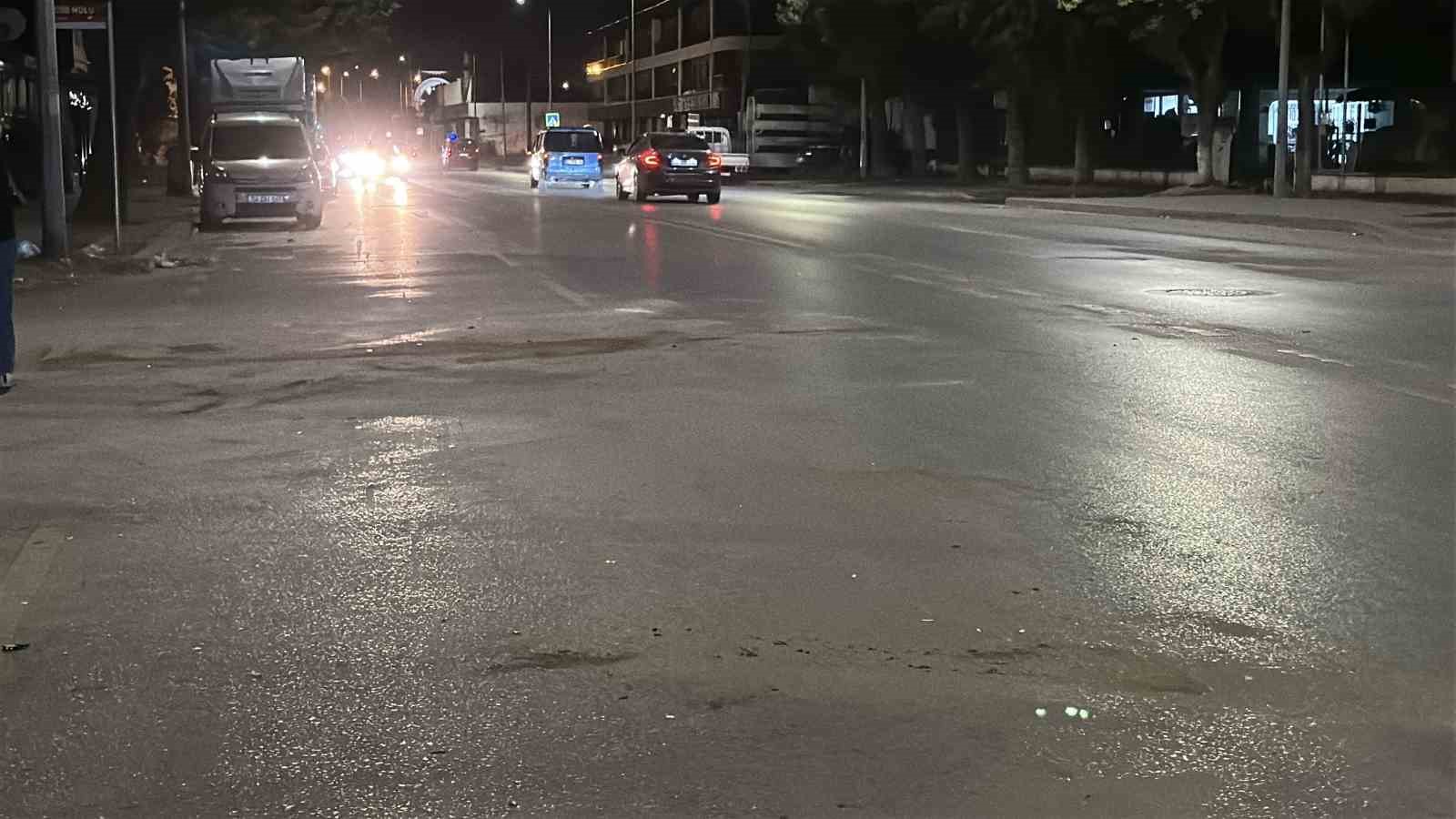 Sakarya’da hafif ticari araç ile iki motosiklet çarpıştı: 2 ağır yaralı 8 sakaryada hafif ticari arac ile iki motosiklet carpisti 2 agir yarali 4 IsCIsnvi