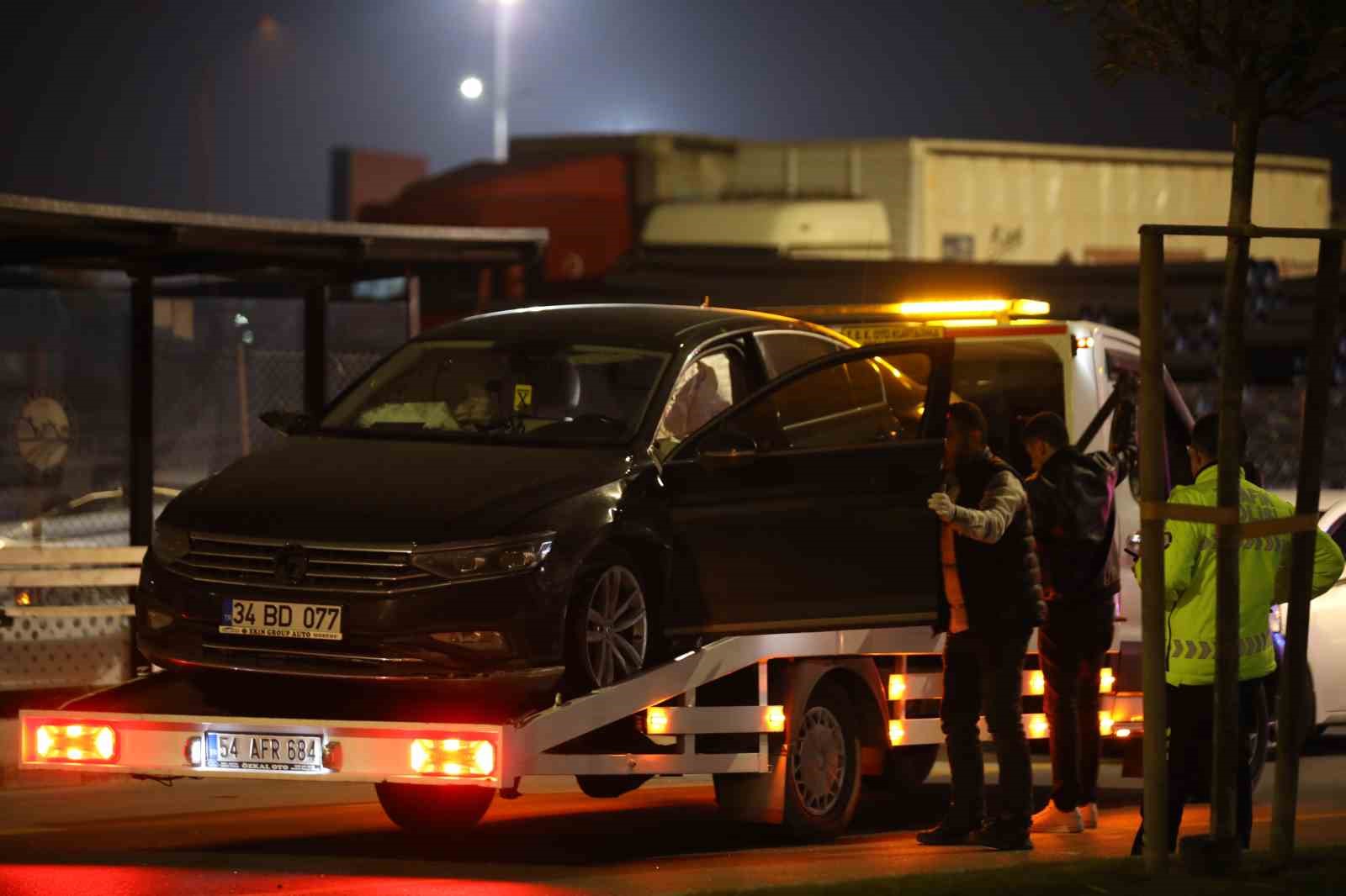 sakaryada hareketli dakikalar uyusturucu tasidigindan suphelenilen arac kilometrelerce kovalandi 3 w7I1wH8d