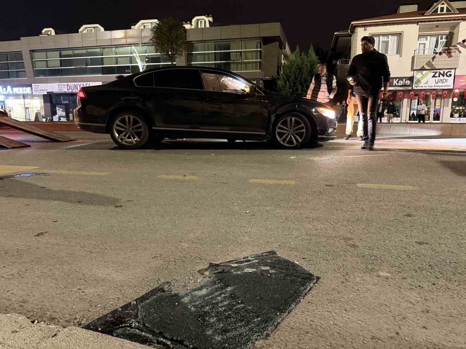 sakaryada hareketli dakikalar uyusturucu tasidigindan suphelenilen arac kilometrelerce kovalandi 5 QKfhI3cX