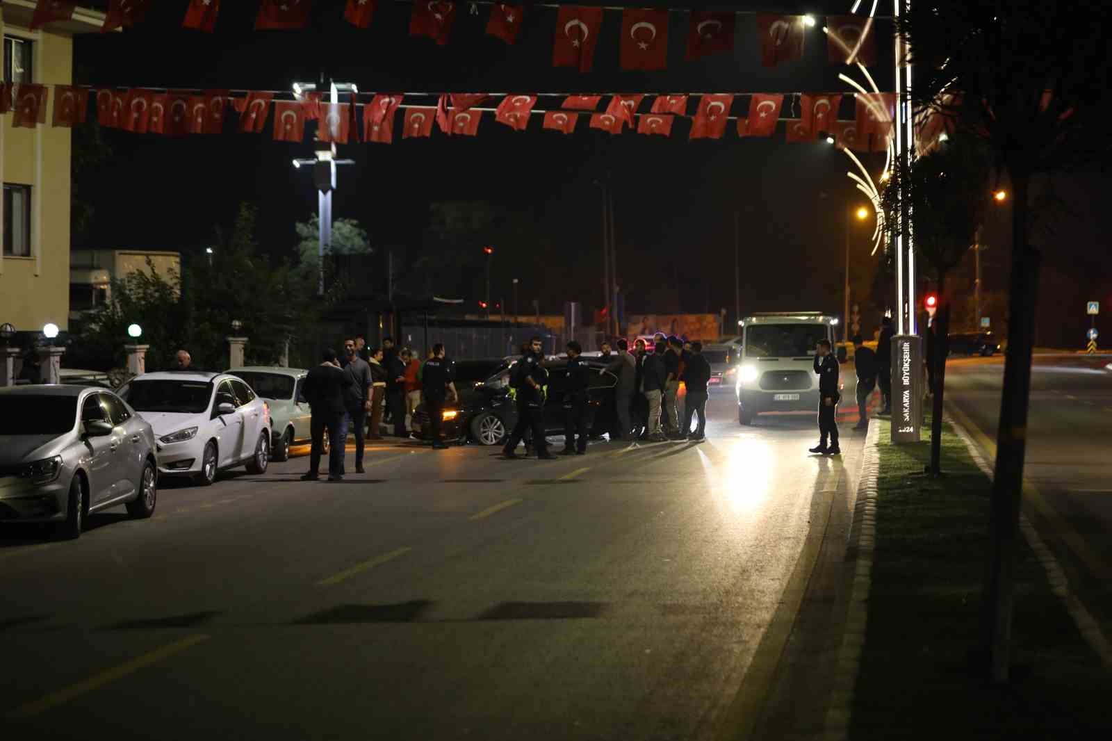 sakaryada hareketli dakikalar uyusturucu tasidigindan suphelenilen arac kilometrelerce kovalandi 7 PbBDg748