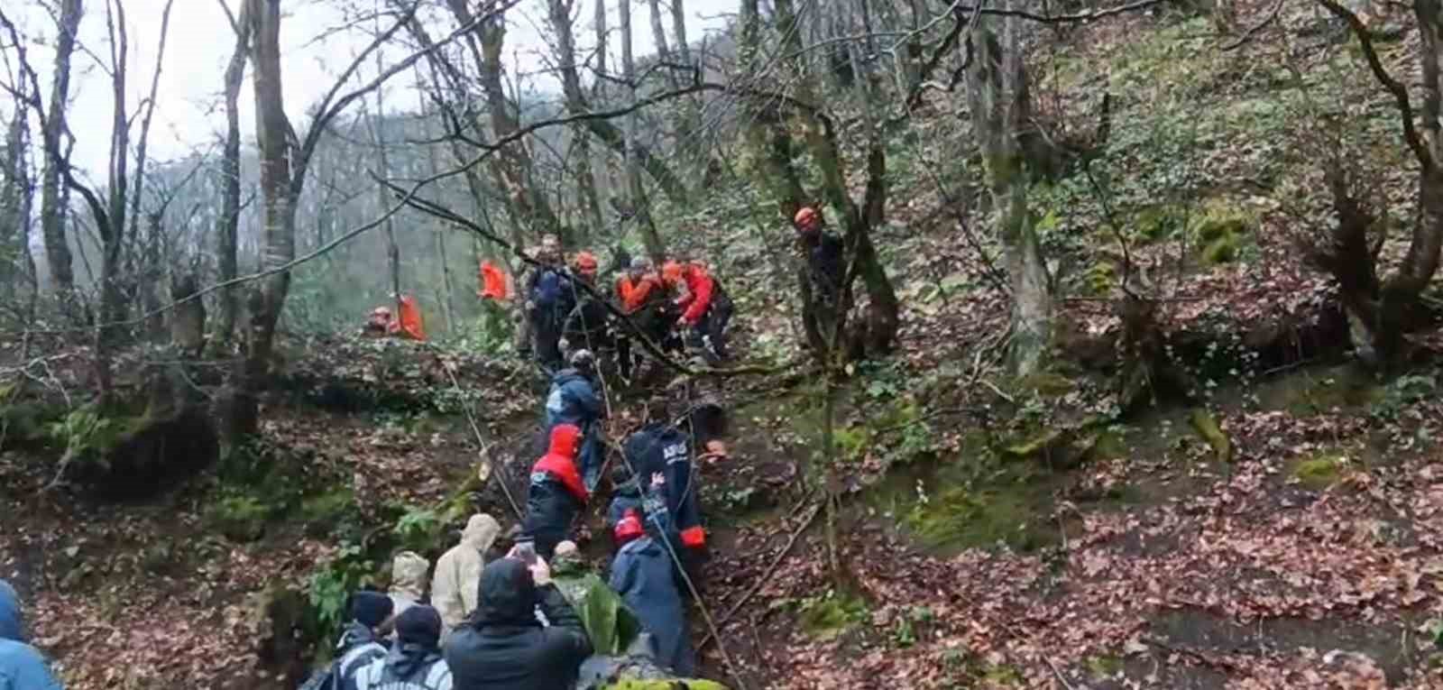 sakaryada iki gundur haber alinamayan vatandasin cansiz bedeni zorlu araziden cikartildi 1 6dN4jX8O