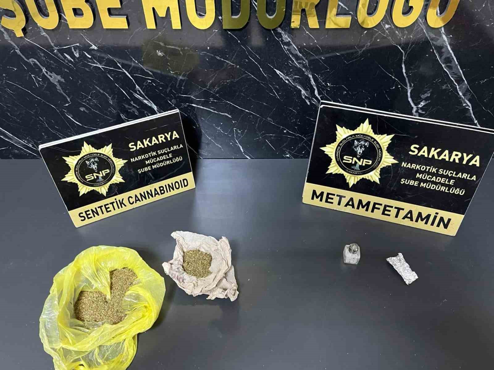 sakaryada iki ilcede zehir taciri operasyonu 2 tutuklama 1 CK72qLm7