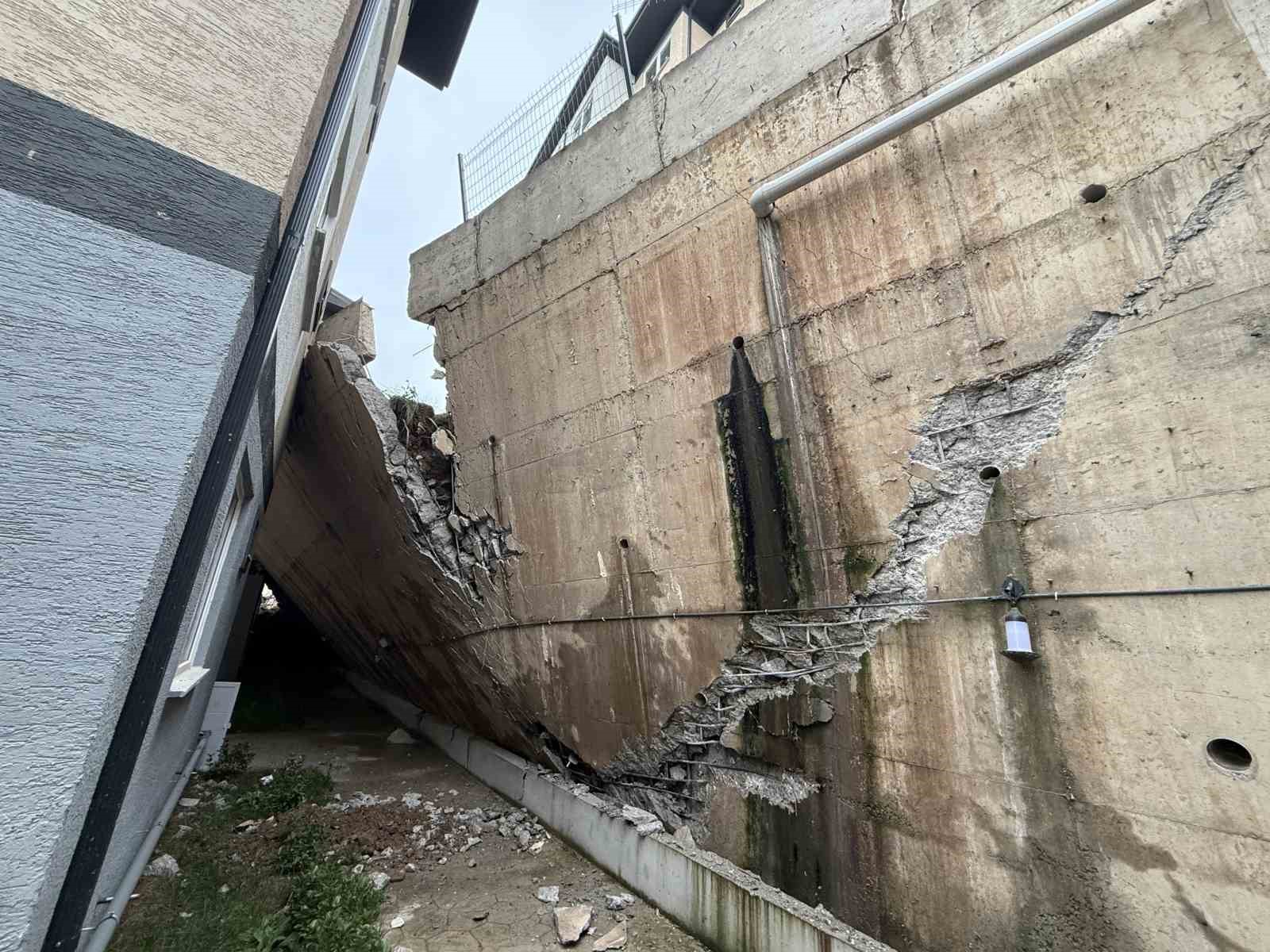 sakaryada istinat duvari coktu 3 bina bosaltildi 2 n1TFVQbw