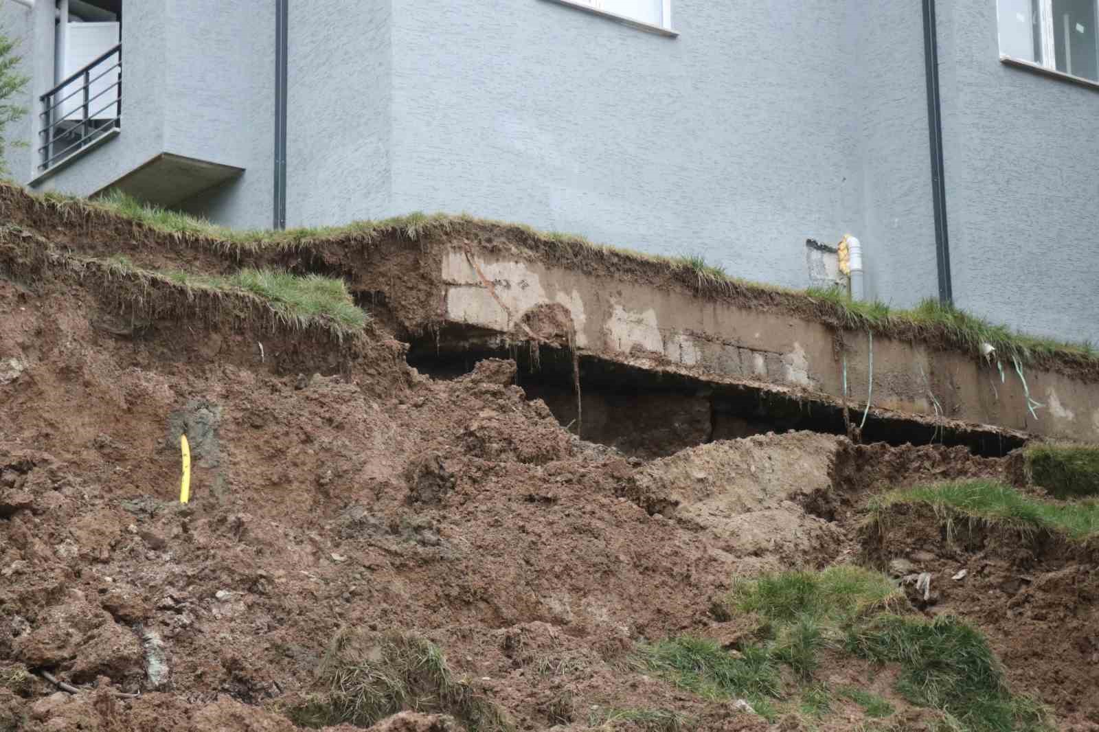 sakaryada istinat duvari coktu 3 bina bosaltildi 5 2qM77LCg