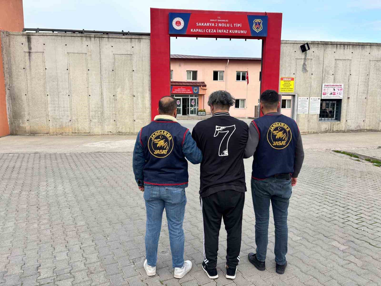sakaryada jandarma suclulara goz actirmadi 1 haftada 307 aranan sahis yakalandi 0