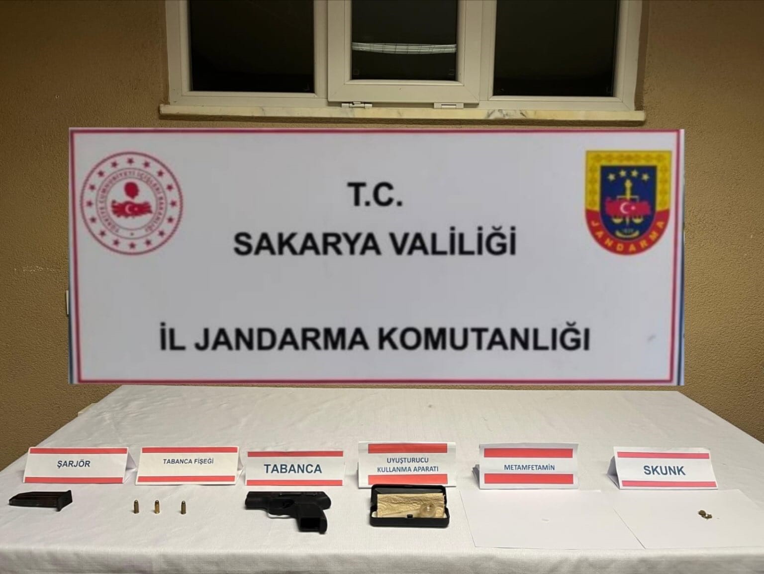 sakaryada jandarmadan uyusturucuya gecit yok 2 sahis tutuklandi 0 3Nn9UWme
