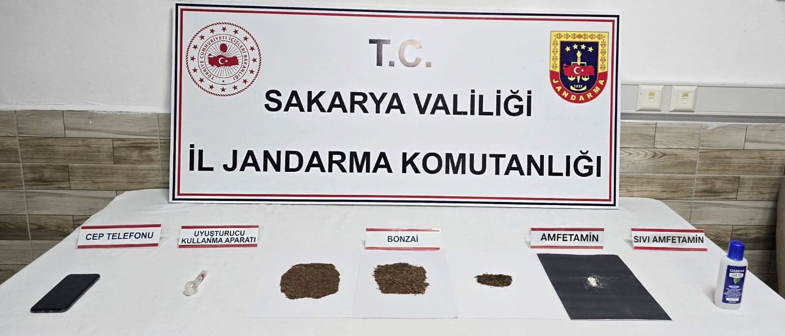 sakaryada jandarmadan uyusturucuya gecit yok 2 sahis tutuklandi 1 pN9ZO5Bn
