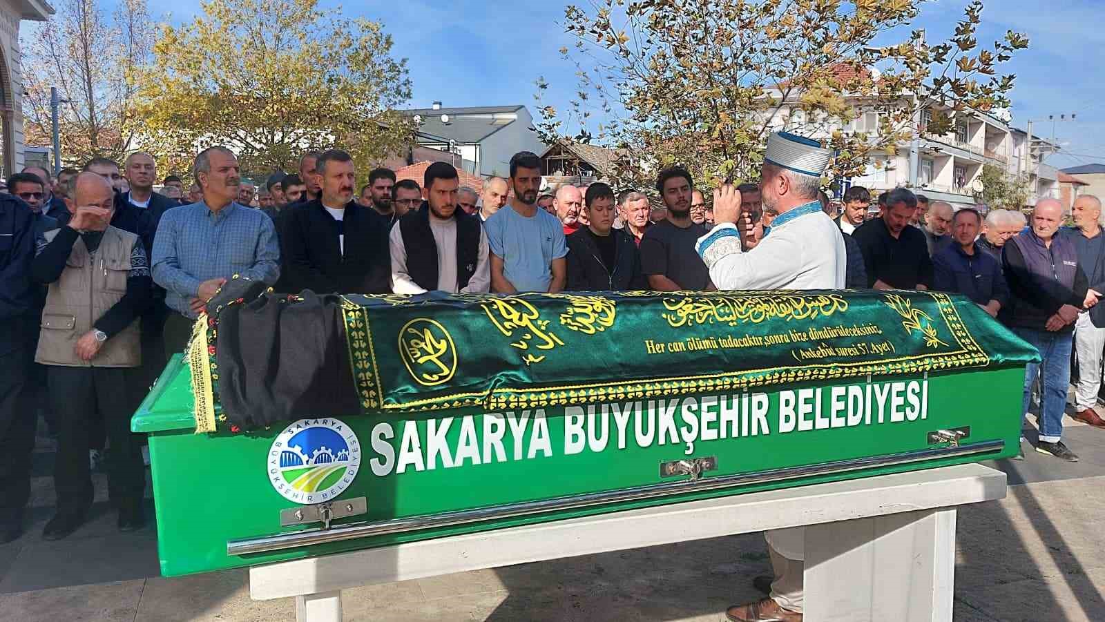 sakaryada kazada hayatini kaybeden yasli kadin son yolculuguna ugurlandi 1 Fz4W2cUt
