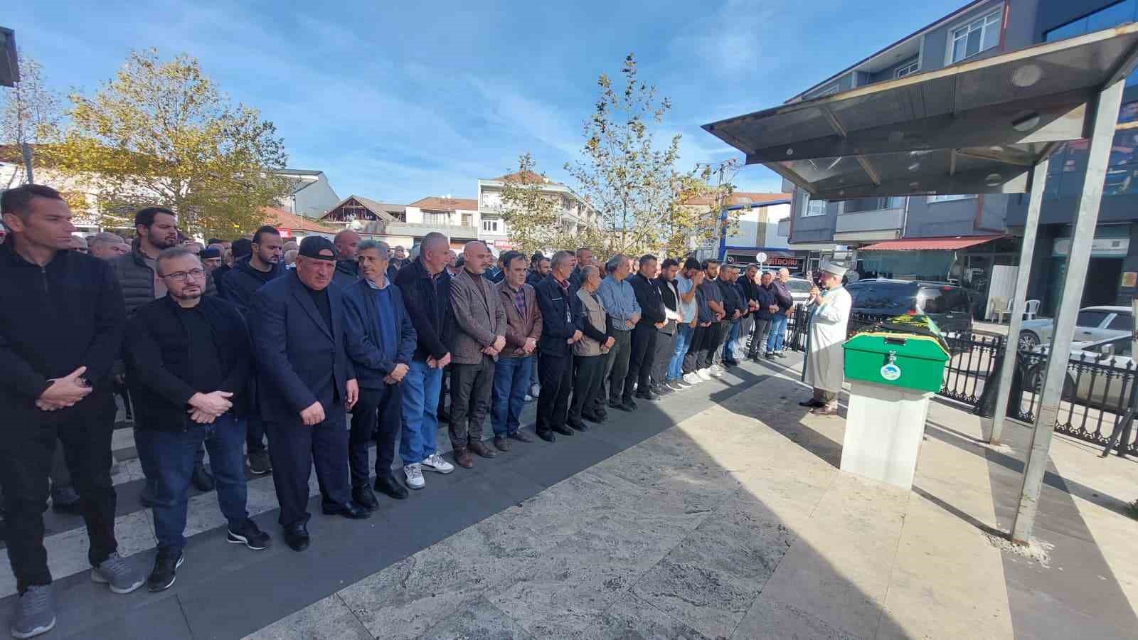 sakaryada kazada hayatini kaybeden yasli kadin son yolculuguna ugurlandi 2 AP9hRtJD