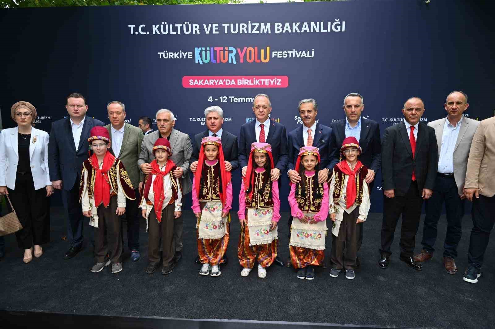 sakaryada kultur soleni basladi 10 farkli noktada 186 etkinlik 0 uGw3aTSi