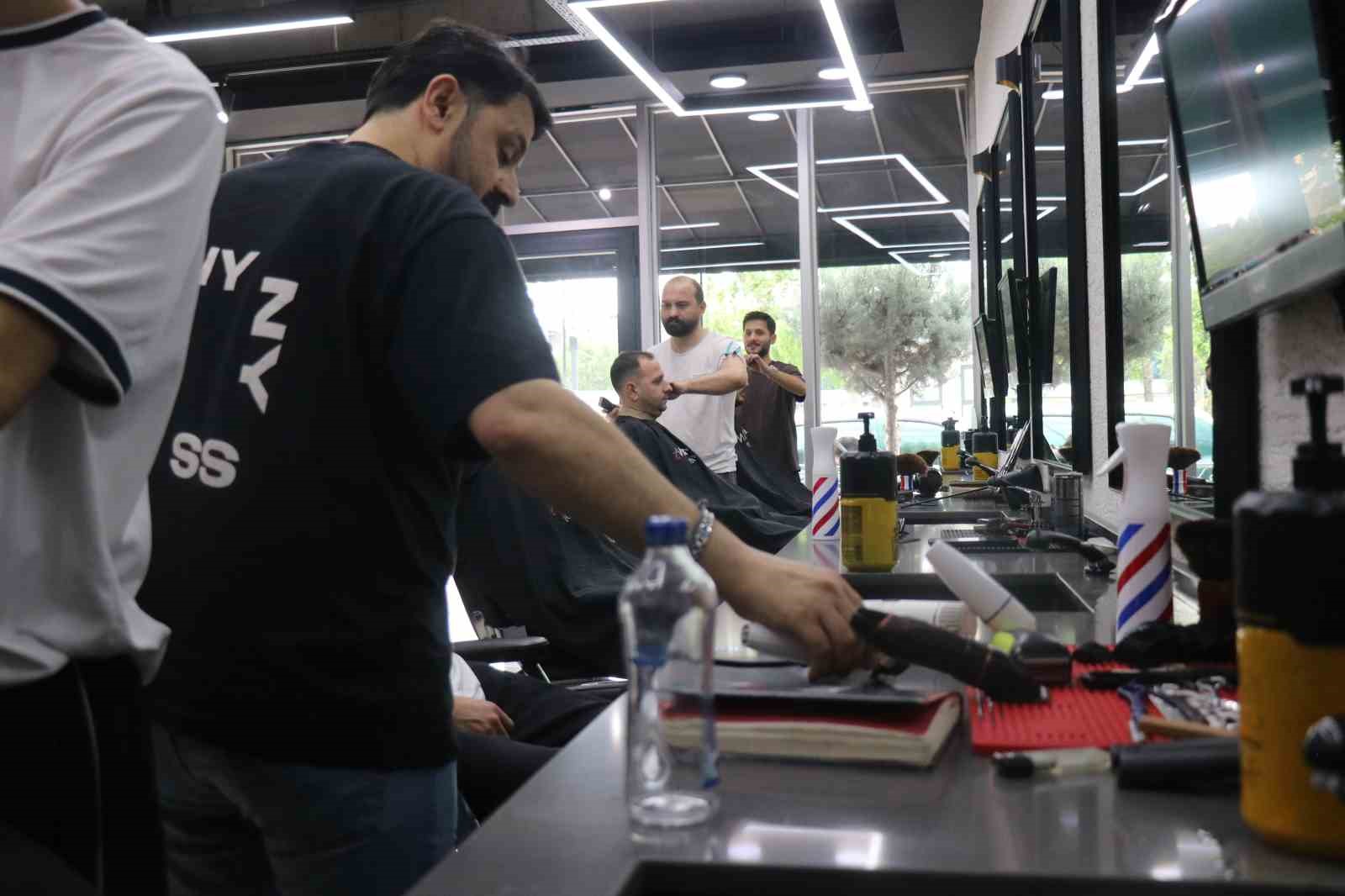 sakaryada kurban bayrami oncesi berberlerde yogun mesai 2