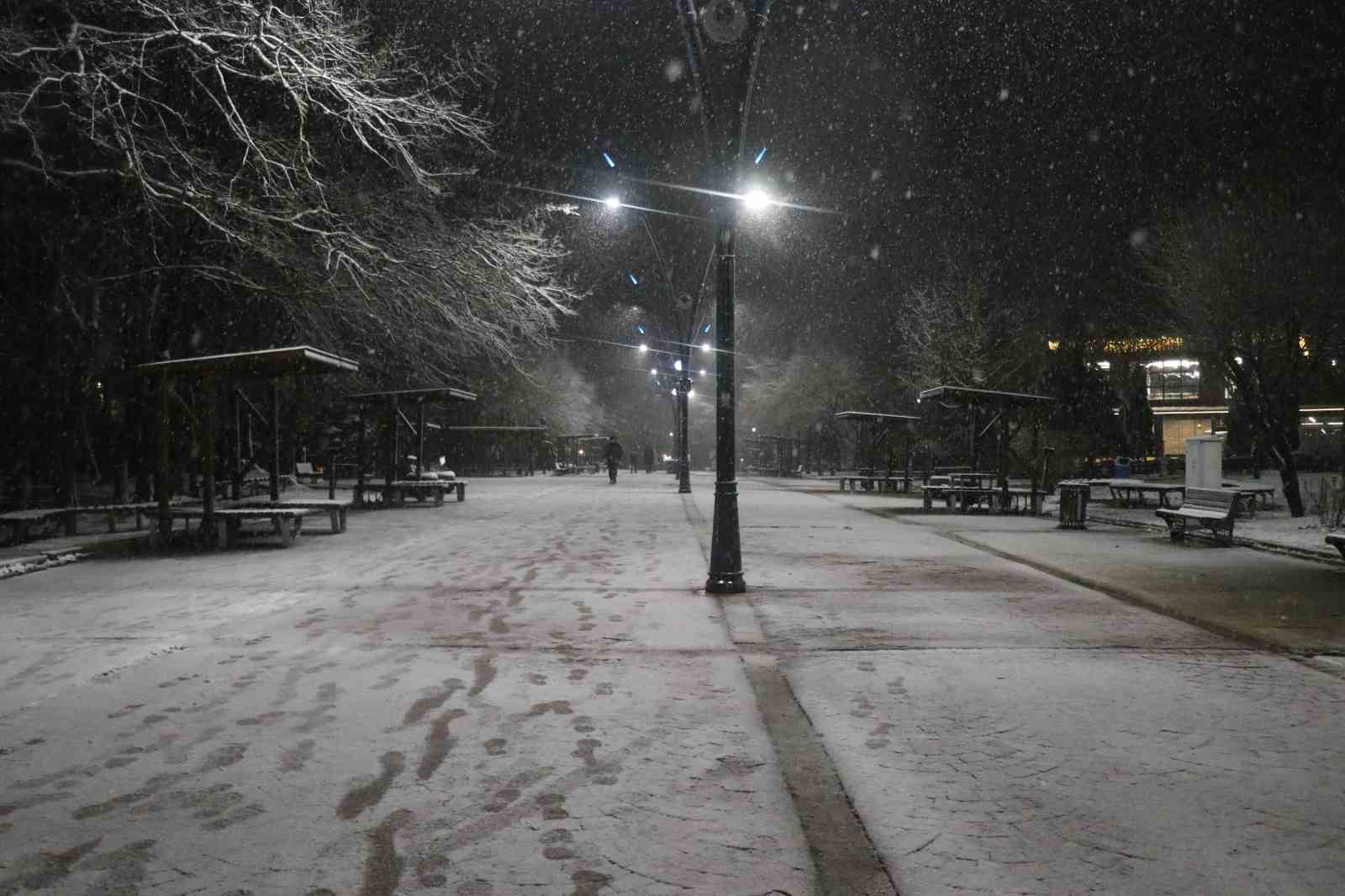 sakaryada lapa lapa kar yagisi basladi 4 zFBdswTK