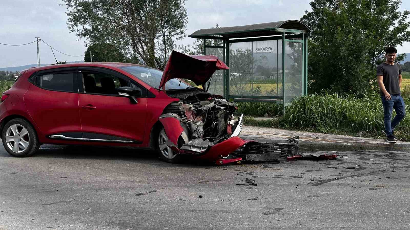 sakaryada otomobiller kafa kafaya carpisti kazada yaralanan olmadi 0 iC2p6y2L