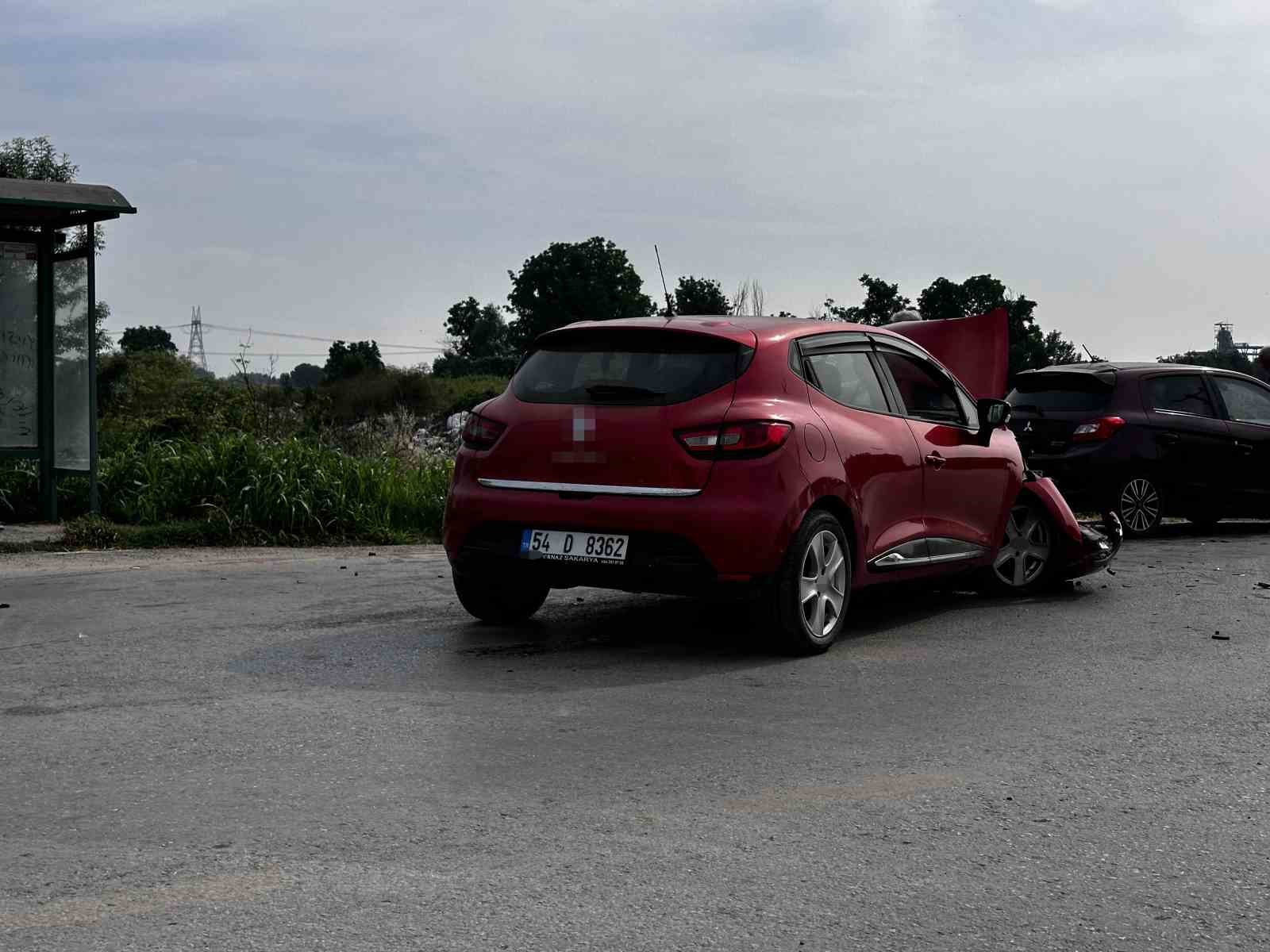 sakaryada otomobiller kafa kafaya carpisti kazada yaralanan olmadi 3 TOp8l5Wp
