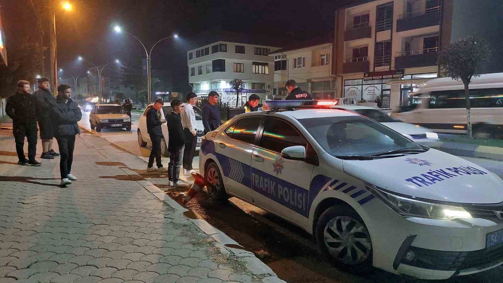 Sakarya’da polis uygulamasında ruhsatsız silah ele geçirildi 10 sakaryada polis uygulamasinda ruhsatsiz silah ele gecirildi 6 Eplv8mFQ