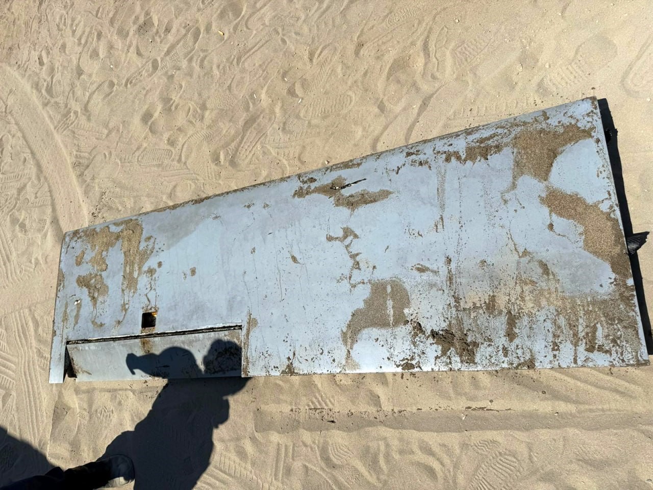 sakaryada sahile dron parcasi vurdu 1 8fhTk4wq