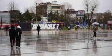 sakaryada-sehir-merkezinde-yagmur-yuksek-kesimlerde-kar-etkili-oluyor-GXGgl1k5.jpg