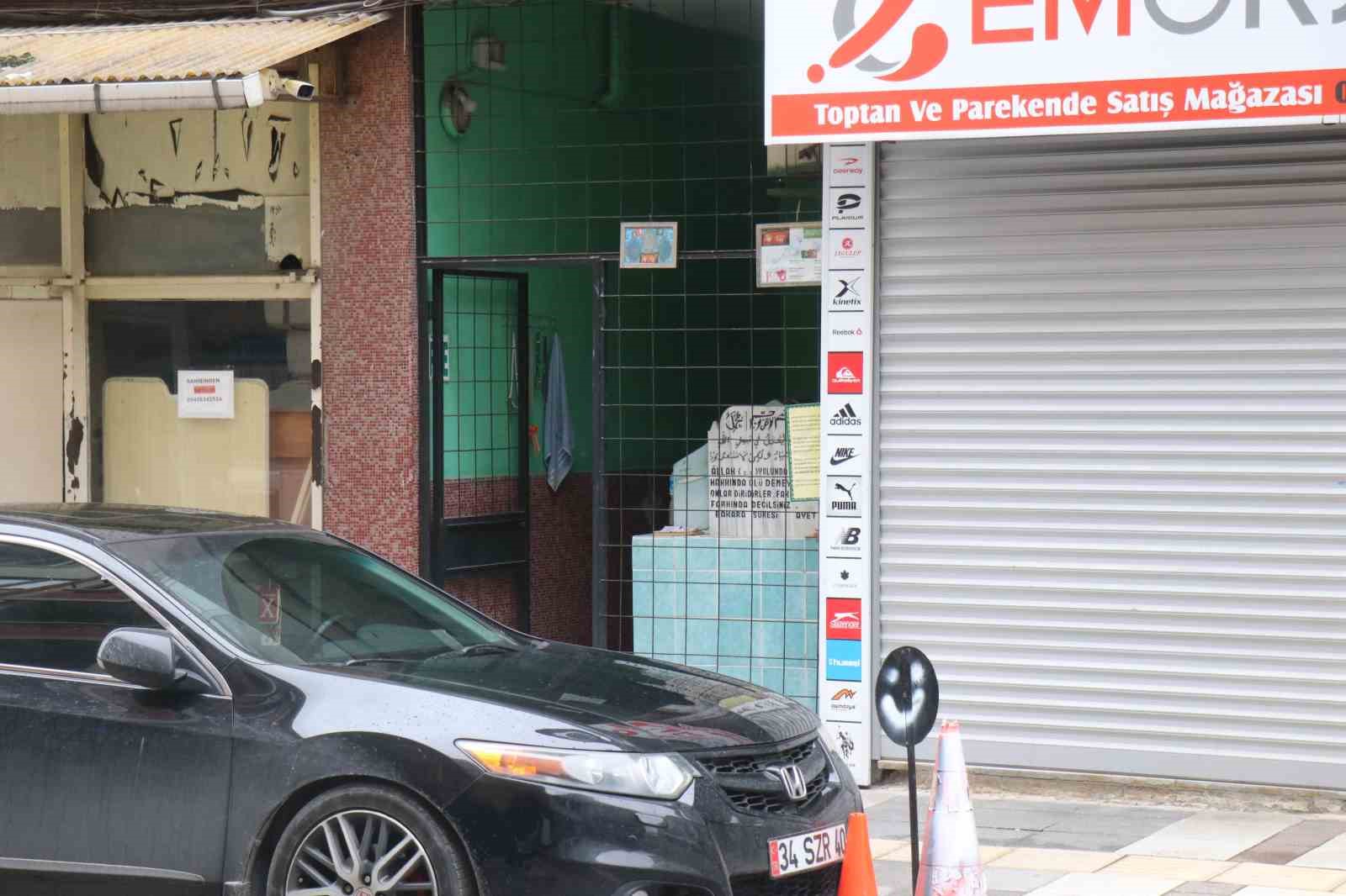sakaryada sokak arasindaki sirri cozulemeyen turbe merak konusu oldu 0 1diZf3JL