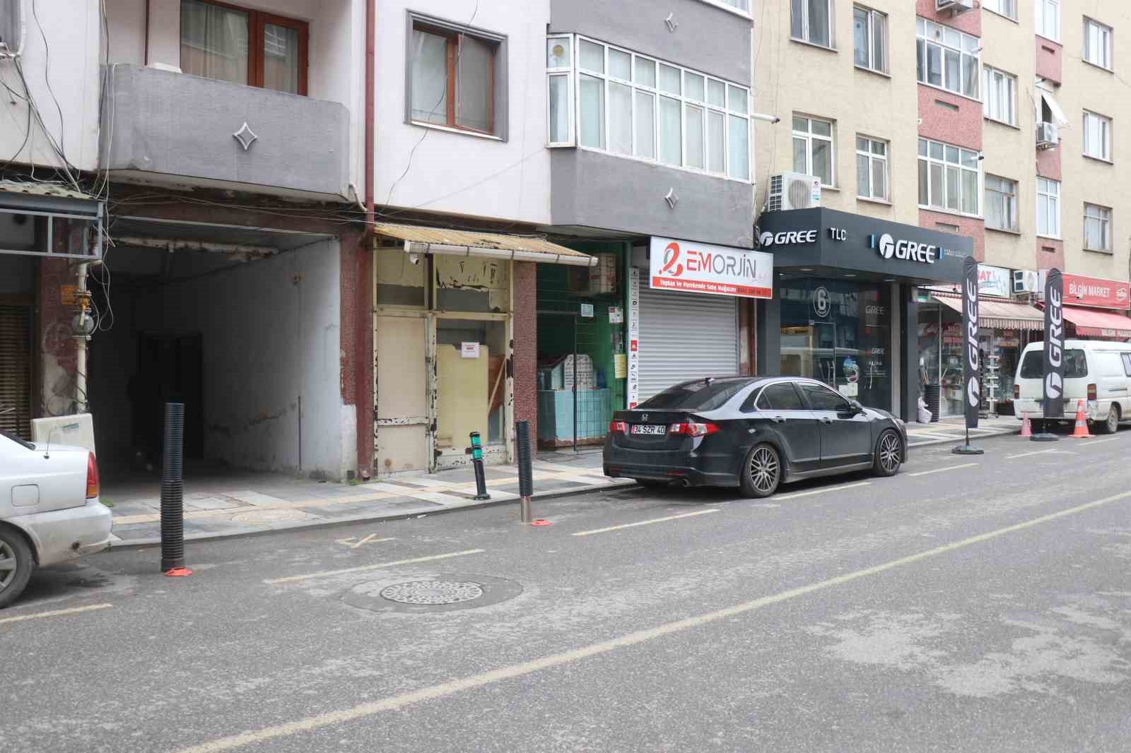sakaryada sokak arasindaki sirri cozulemeyen turbe merak konusu oldu 3 4CvW5sDE