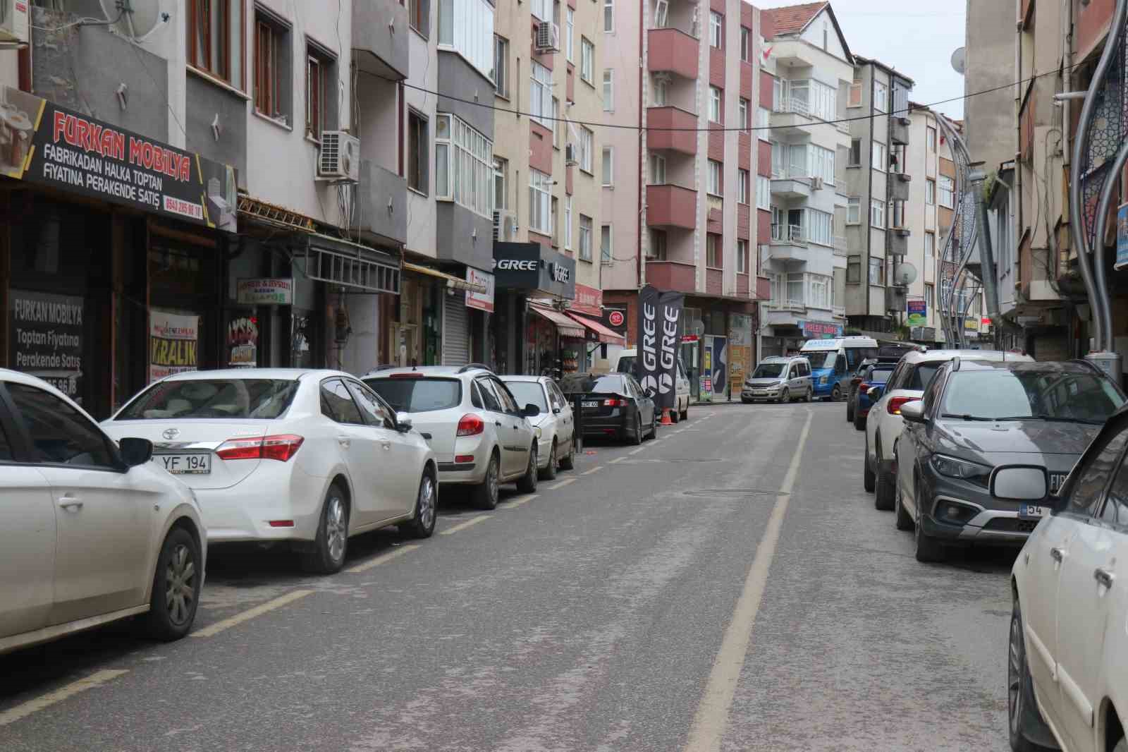 sakaryada sokak arasindaki sirri cozulemeyen turbe merak konusu oldu 4 L6jErDhX