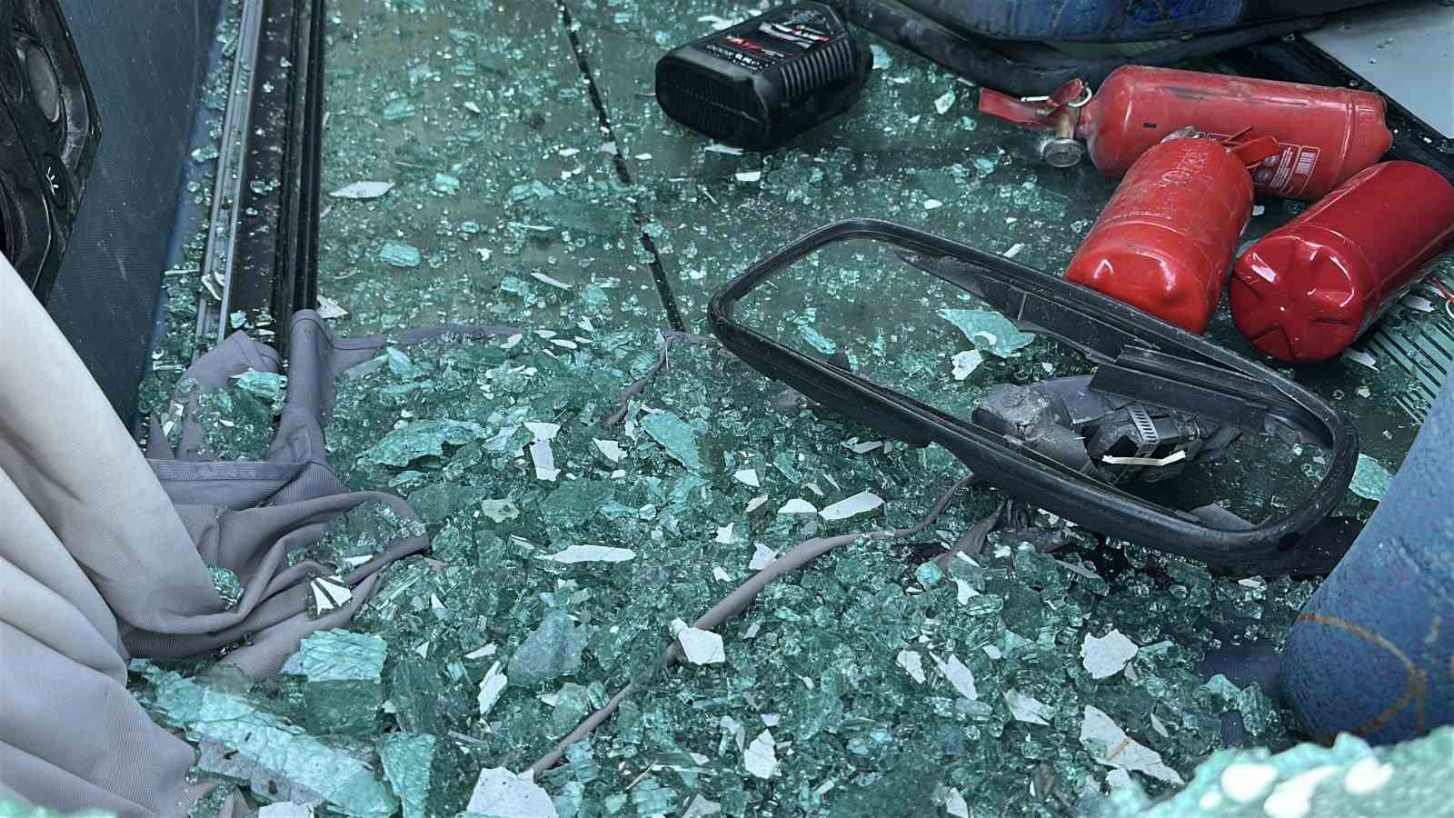 sakaryada tir ile carpisan isci midibusu devrildi 13 yarali 1 fqzphHai